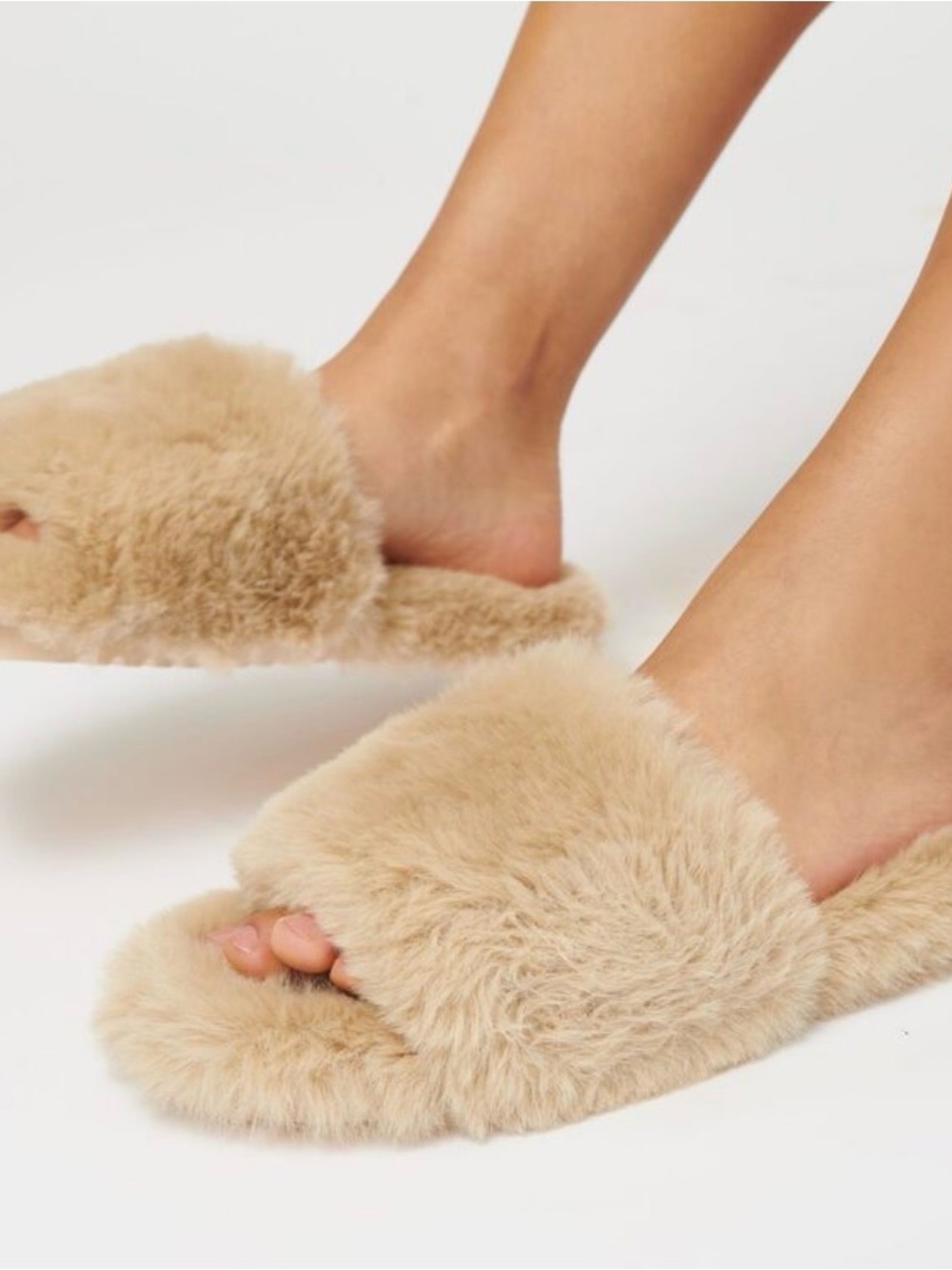BN Faux Fur Slippers in Oatmeal, Size 9